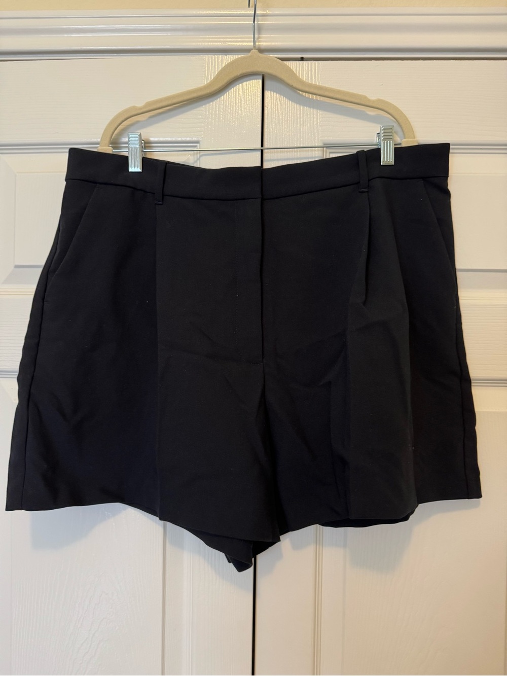 Abercrombie & Fitch Black Tailored High-Rise Shorts